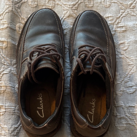 Clarks Brown Leather Oxford Shoes with Stitched Welt - Picture 2 of 6